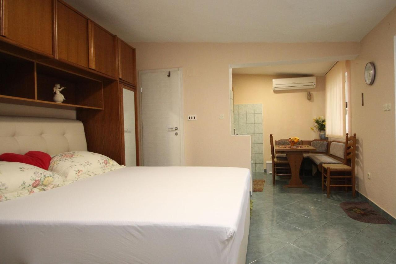 Apartman Gabriel Podgora Exterior photo
